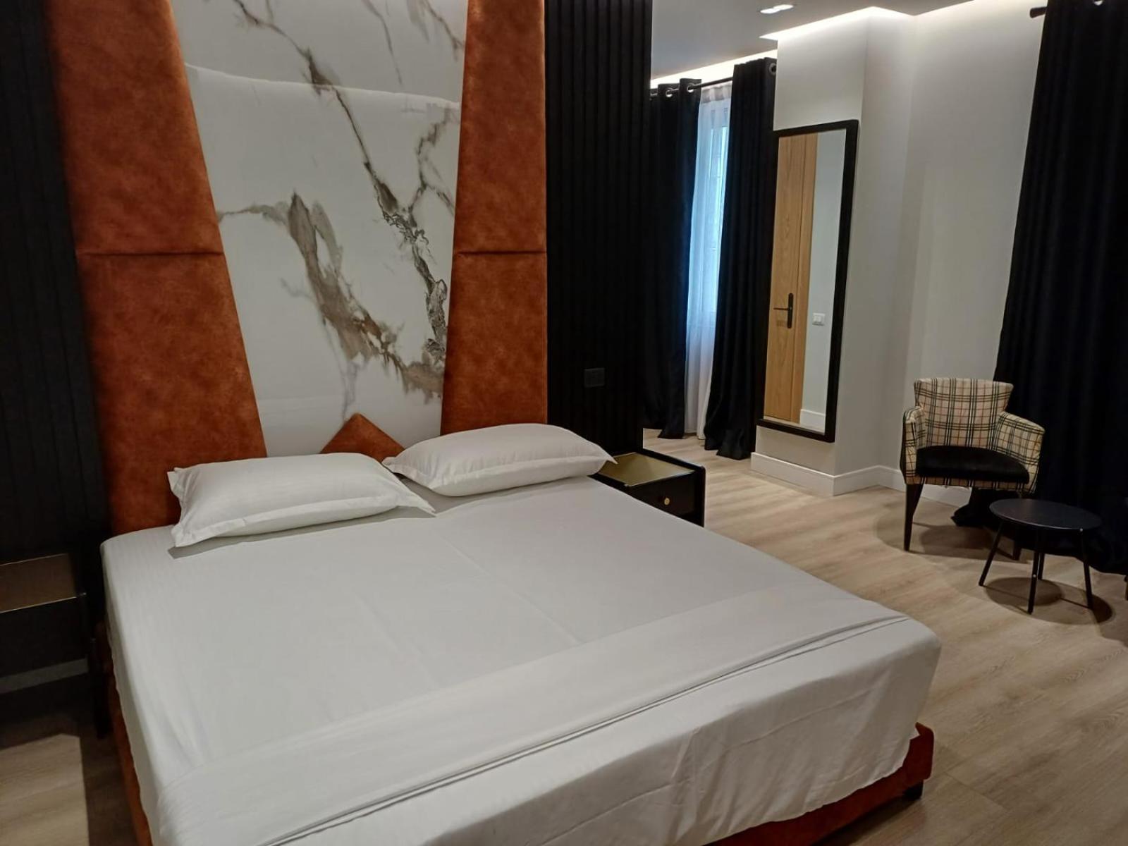 Oxygen Boutique Hotel ติรานา ภายนอก รูปภาพ
